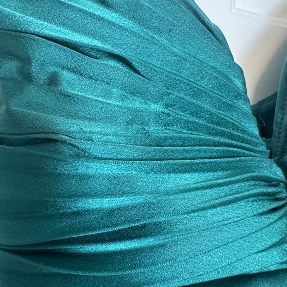 Minuet green satin dress - Picture 3 of 6